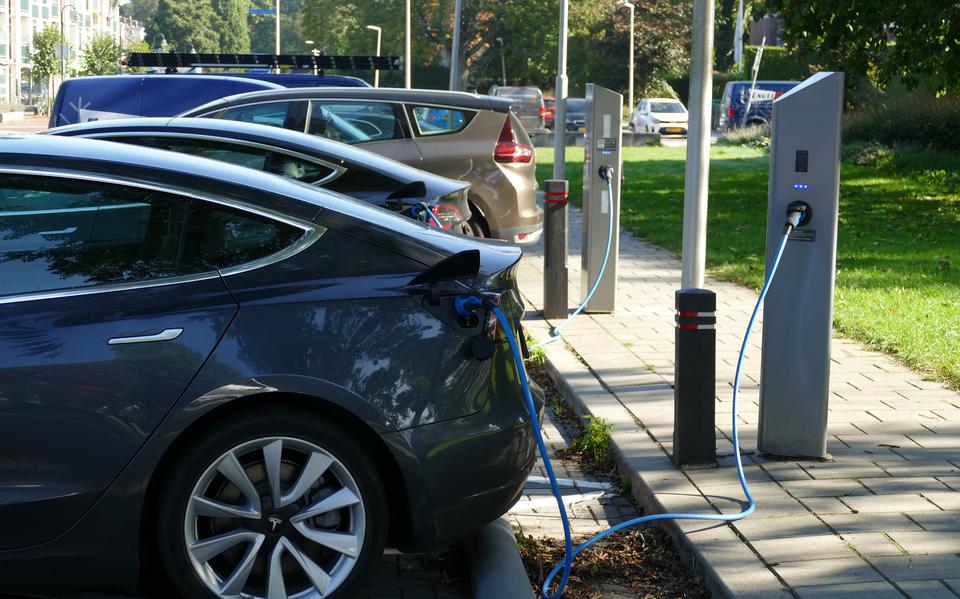 Openbare elektrische laadpaal in Eext